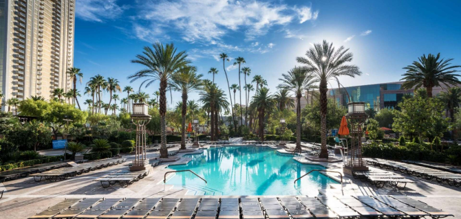 luxury hotel pool
