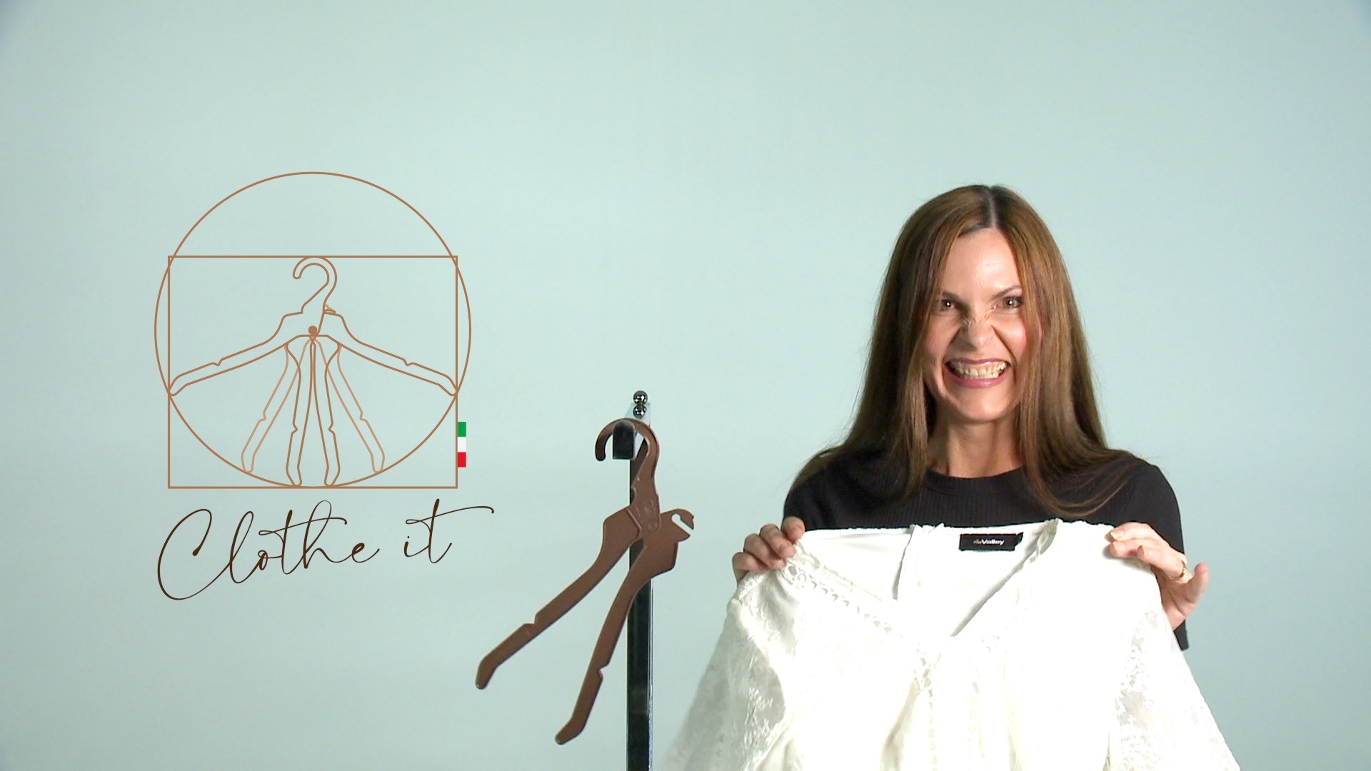 Clothe It Folding Hanger