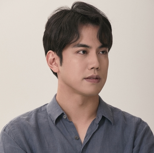 Photo of founder Jinha