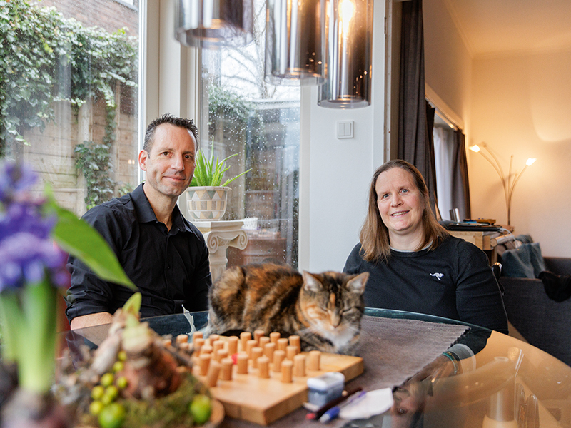 Samen uit het diepe klauteren