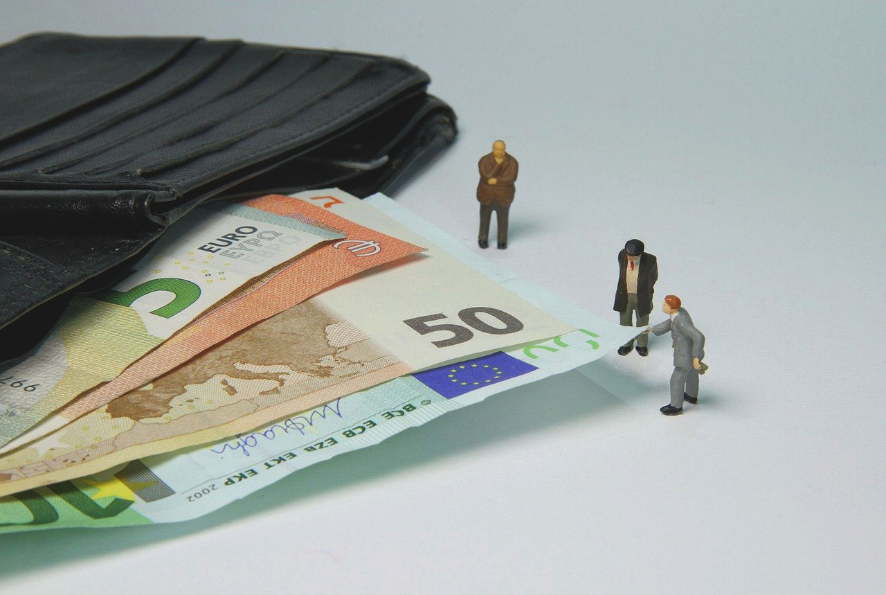 Ilustração do ativo financeiro sendo maior que o recurso humano