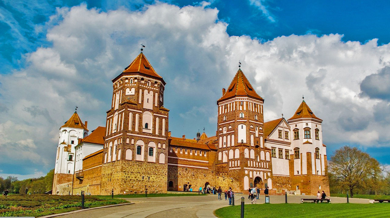 Imagem do Castelo De Mirsky em Karelichy na Bielorrússia