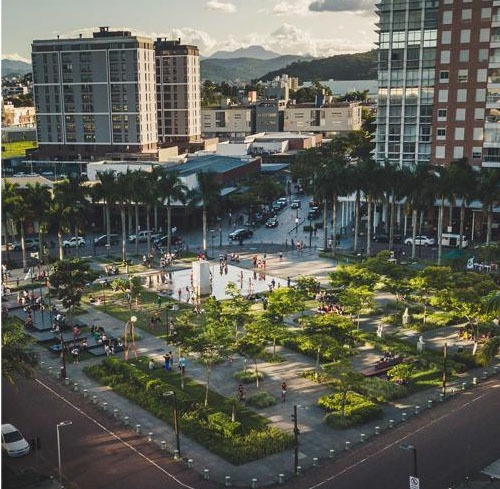 Imagem da praça central em Pedra Branca