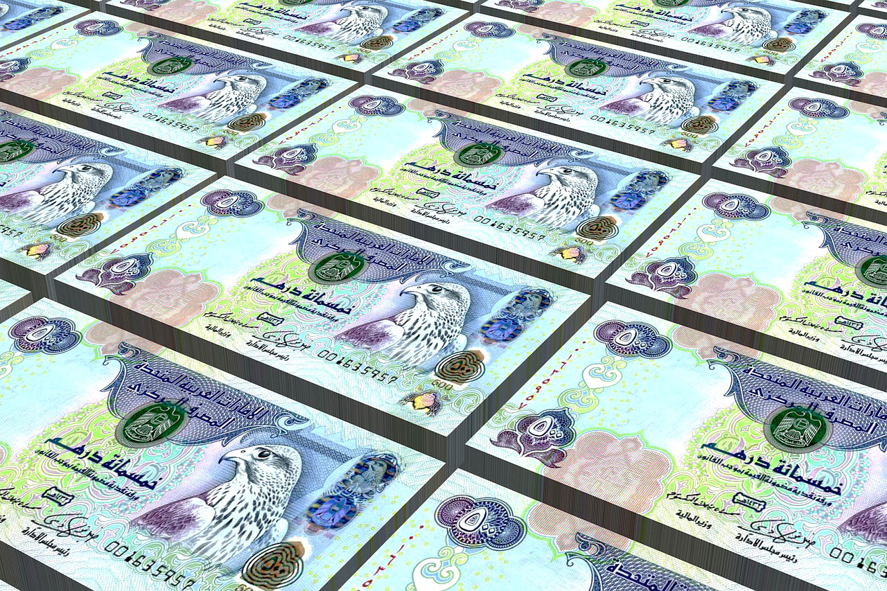Imagem de diversas cédulas de 500 Dirham