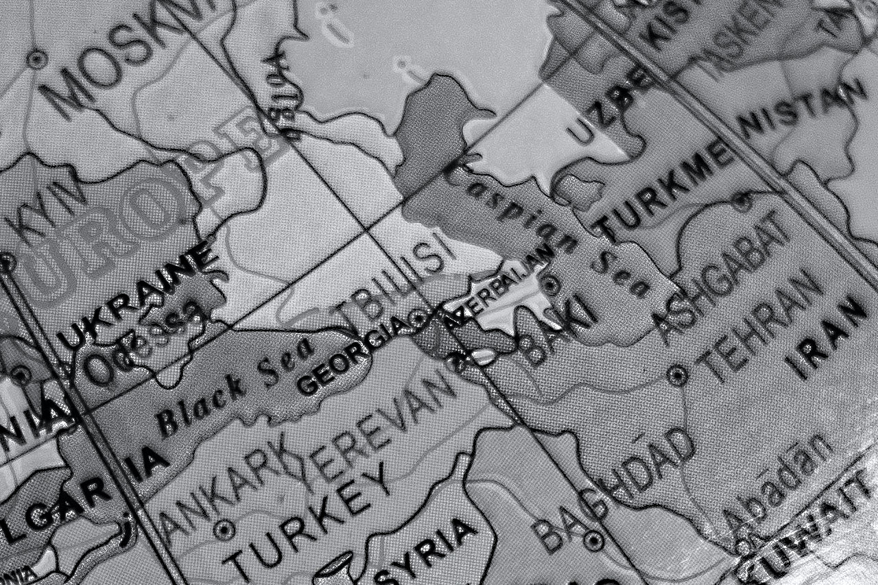 Imagem de um mapa indicando os países que estão ao entorno da Geórgia