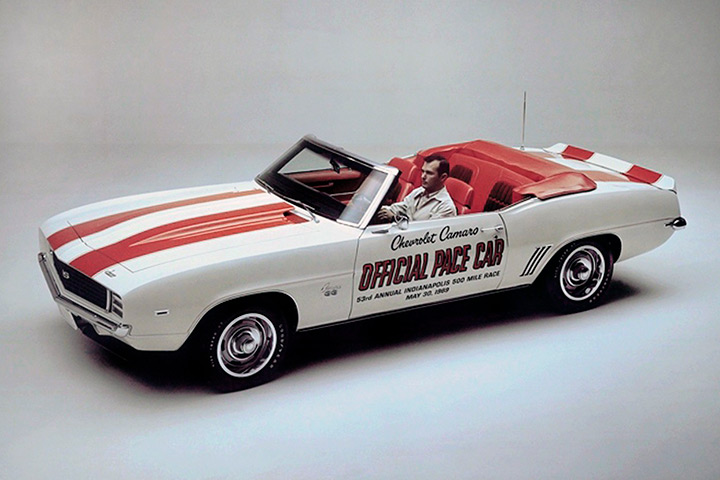 Chevrolet Camaro 1969 com pintura especial de pace car da Indy 500