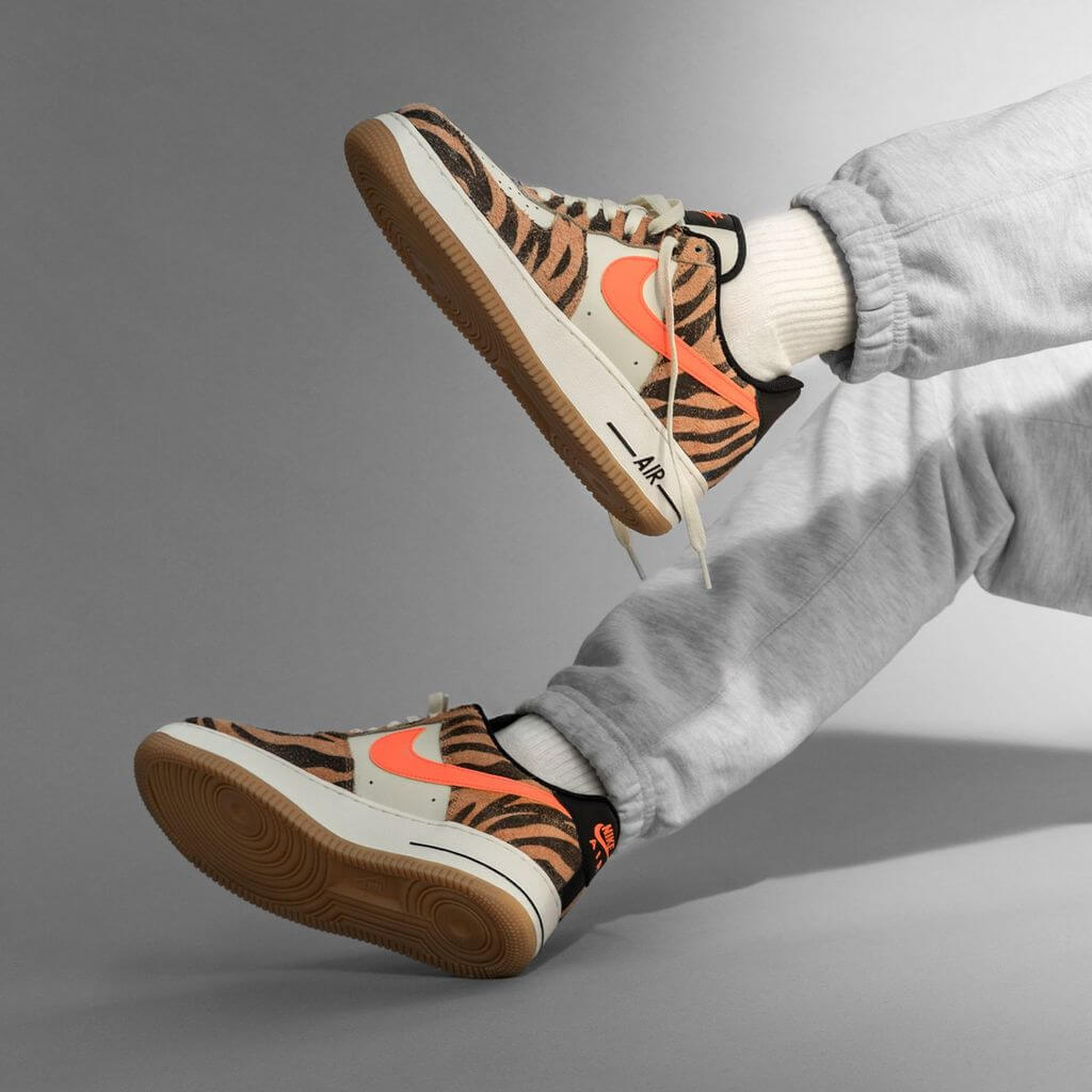 Nike Air Force 1 '07 Premium - coconut milk/atomic orange-fuel orange - DJ6192-100
