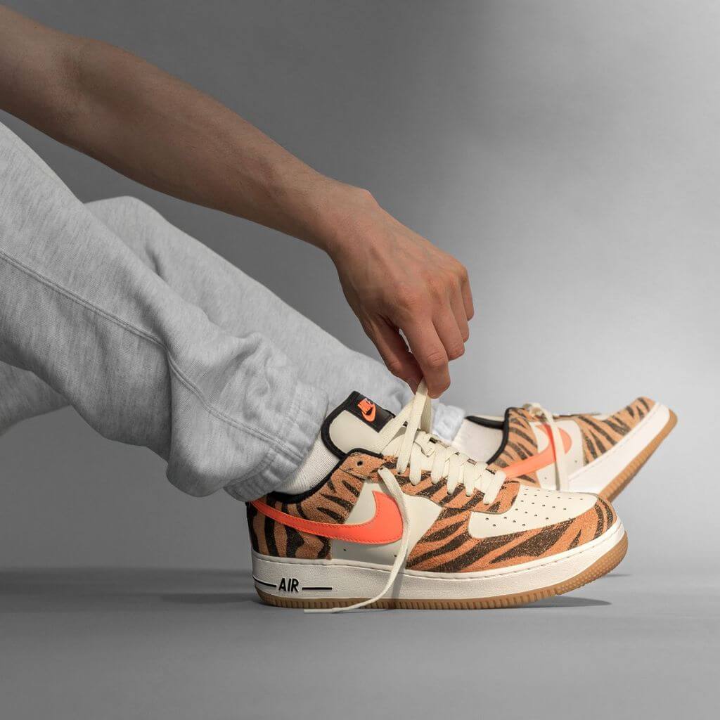 Nike Air Force 1 '07 Premium - coconut milk/atomic orange-fuel orange - DJ6192-100