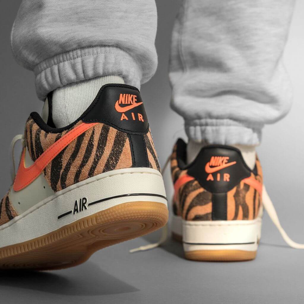 Nike Air Force 1 '07 Premium - coconut milk/atomic orange-fuel orange - DJ6192-100
