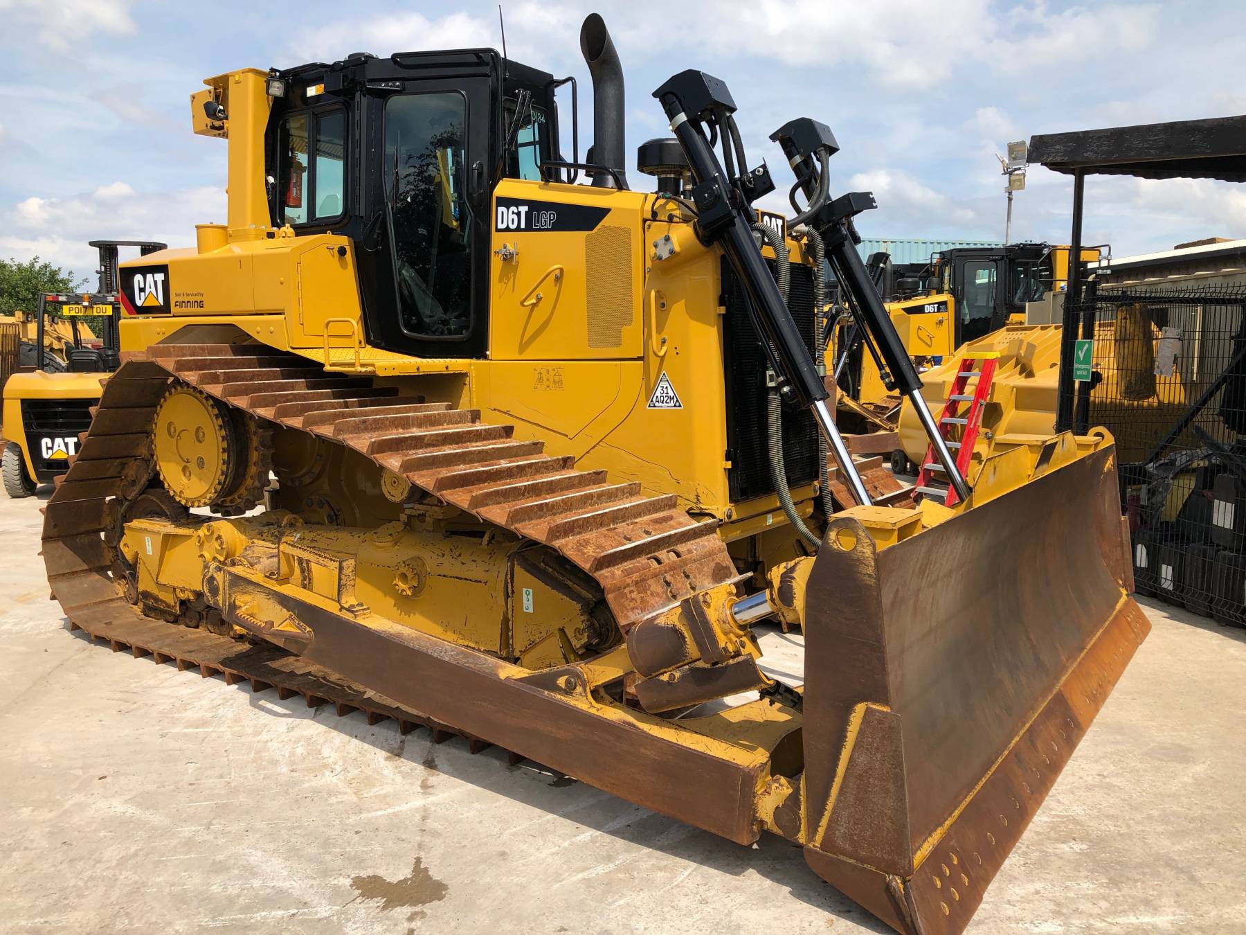 CAT D6T Bulldozer