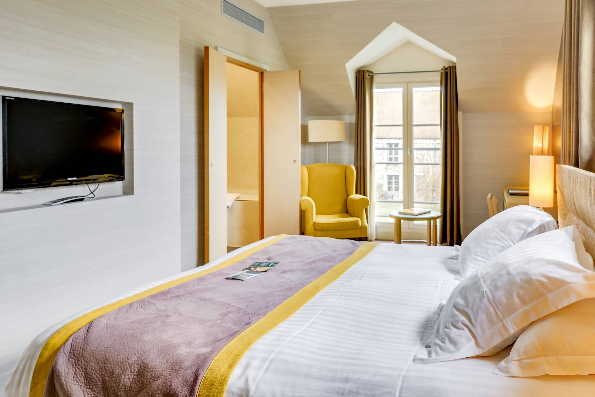 room evasion farm chateau villiers le mahieu Maisons de Campagne