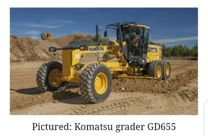komatsue yellow grader model GD655