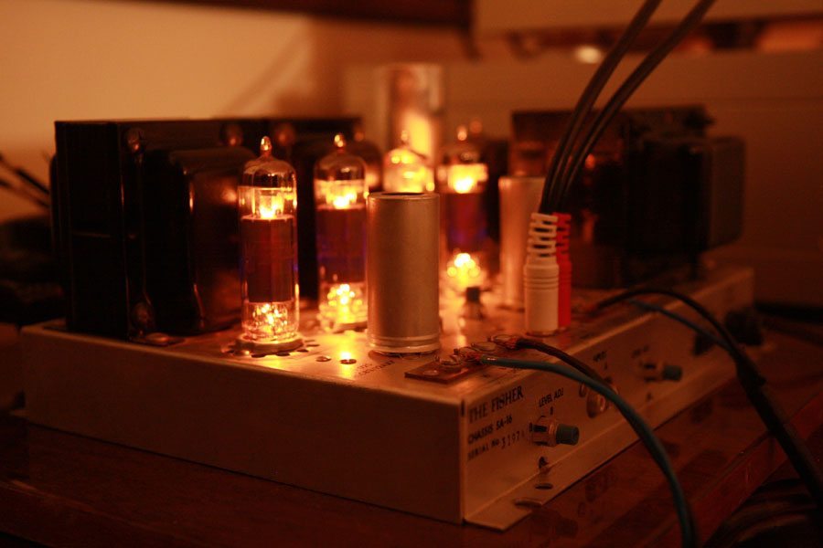 THIS VINTAGE TUBE AMPLIFIER STILL AMAZES