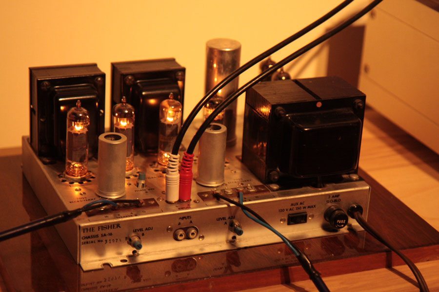 THIS VINTAGE TUBE AMPLIFIER STILL AMAZES