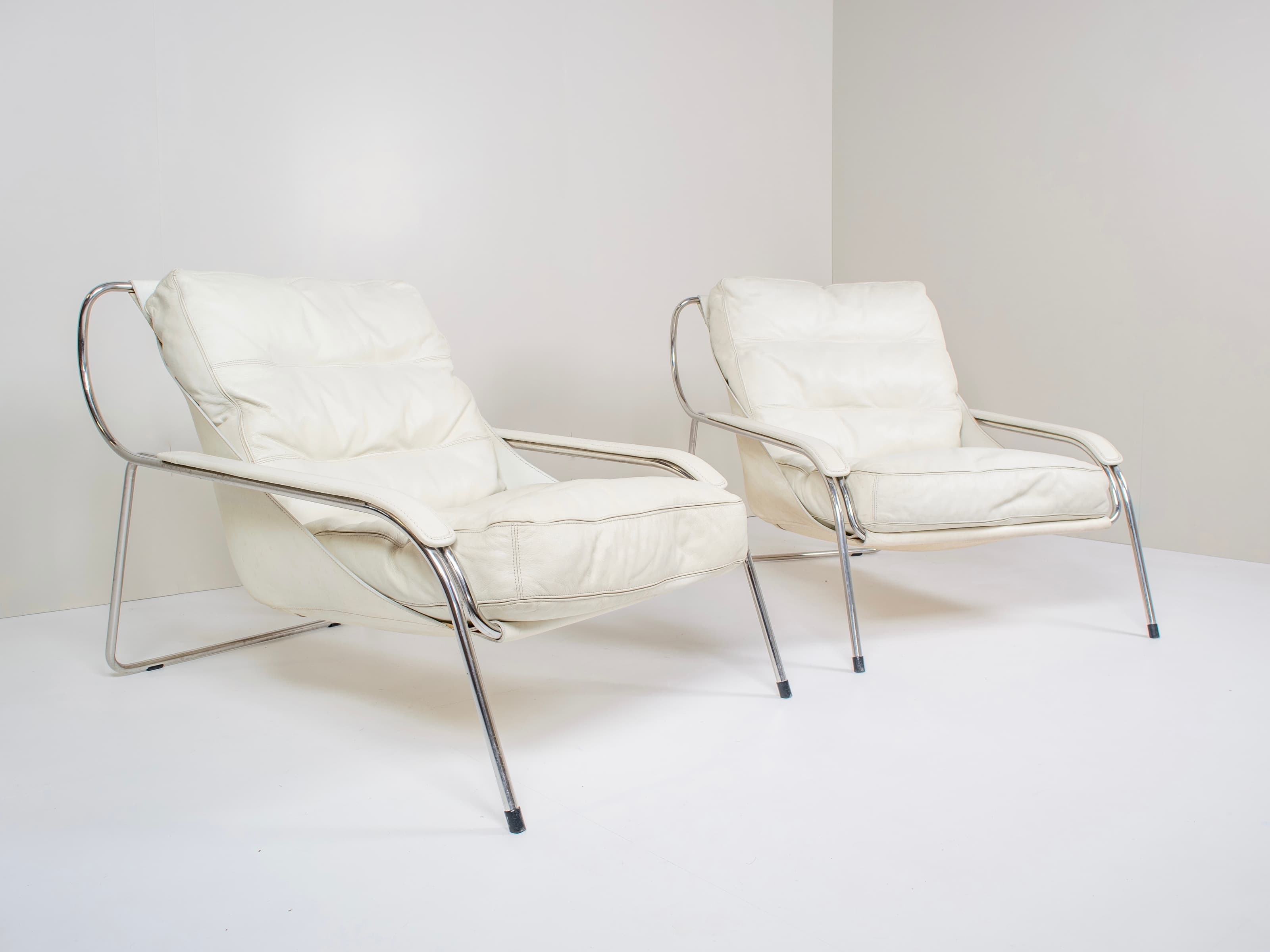 pair-of-marco-zanuso-maggiolina-white-leather-chairs-by-zanotta-italy