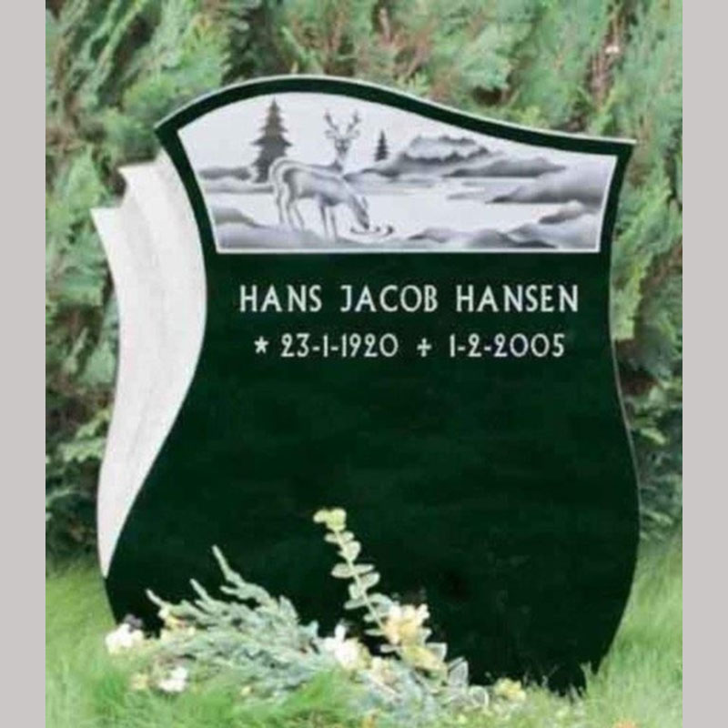 Nr 199. Sort granitt, helpolert med motiv