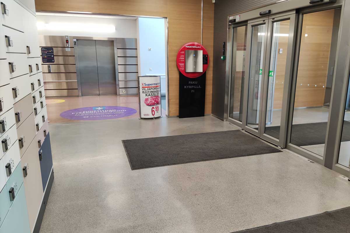 Tripla avainautomaatti pakukympillä