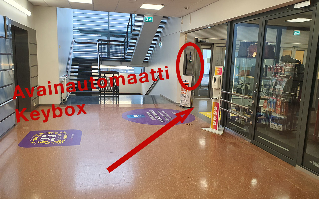 Tripla avainautomaatti pakukympillä