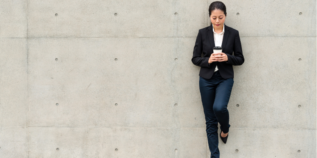 woman_professional_unhappy_2