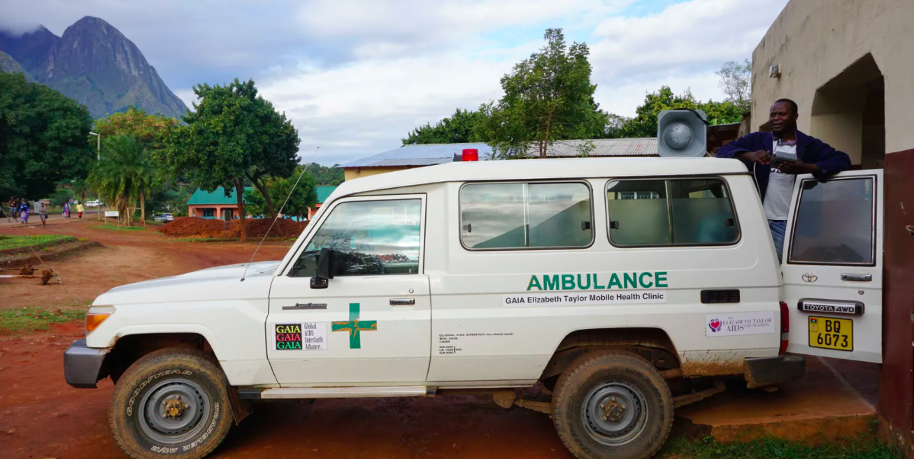 In a remote and rural part of Malawi in Africa, a siren has been alerting people – and it sounds like nothing you’d recognize from a street elsewhere in the world. Strangely unlike a conventional emergency services siren, instead it is a discordant mashup of musical fragments and intermittent white noise.