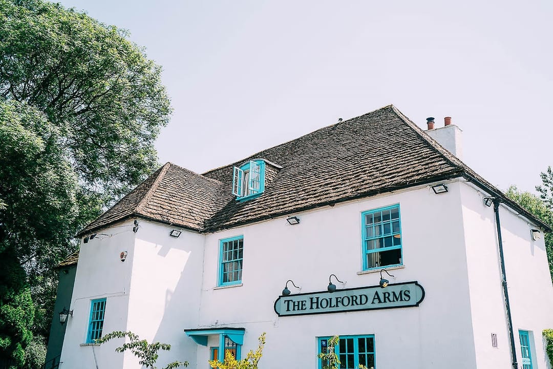 Accommodation | Visit Tetbury Town - The Holford Arms Four In A Bed