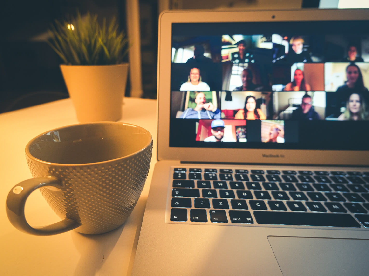 8 Fun games you can play on Zoom with your coworkers | Surf Office