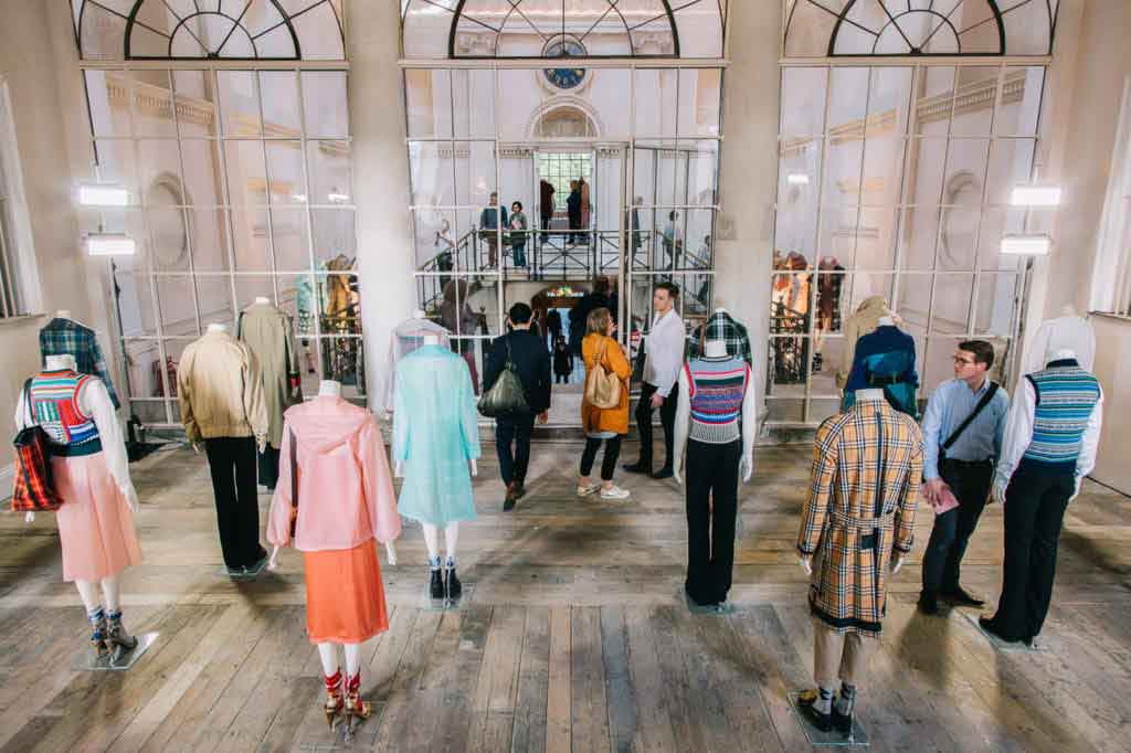 Concept store burberry