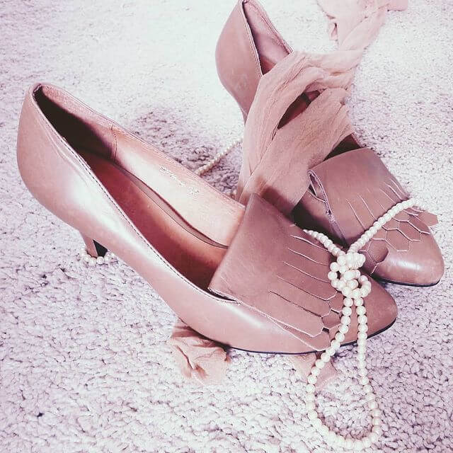 What to Consider When Making a Virtual Vintage Purchase