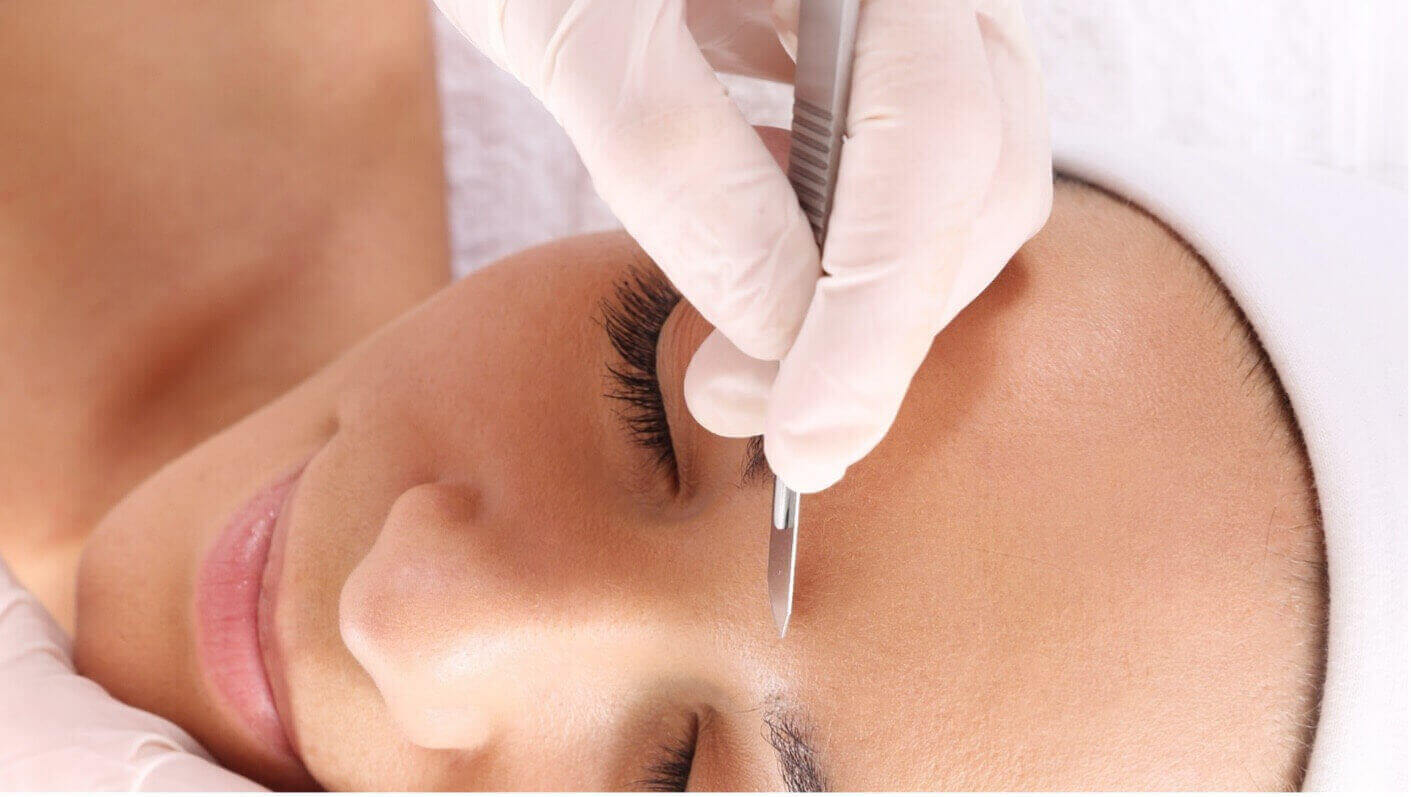 Dermaplaning At-Home VS in Clinic: Benefits, Uses and Many More
