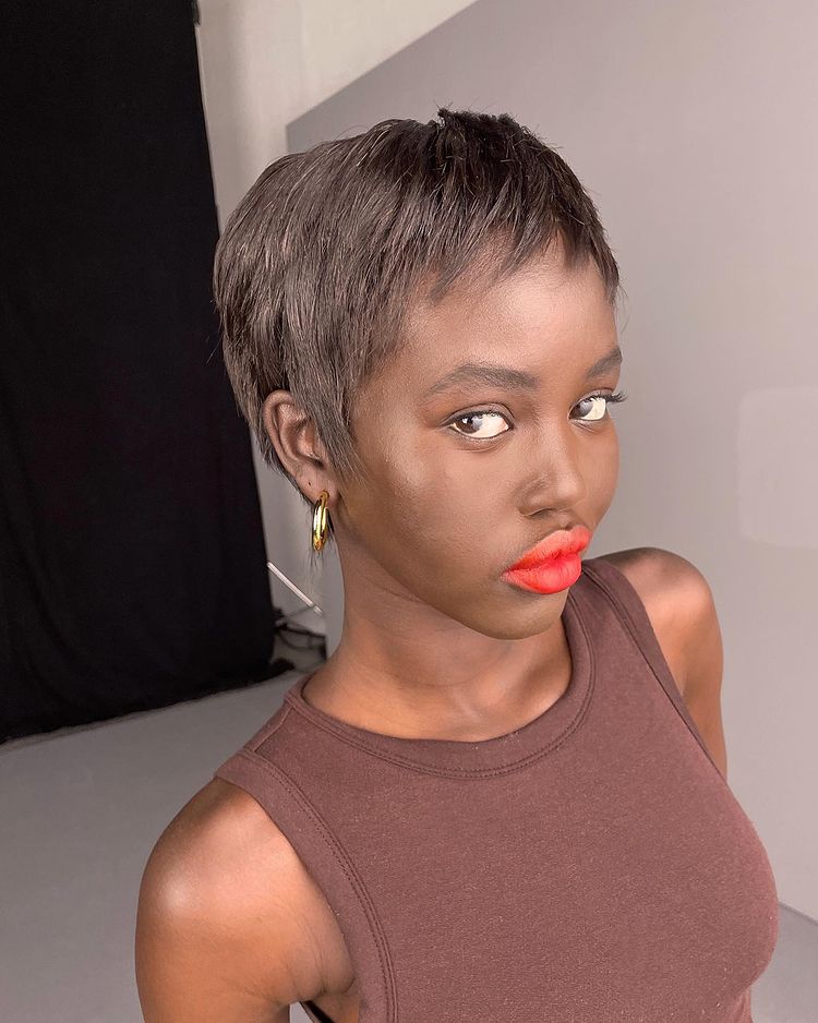 How to Choose the Right Bright Lipstick Colour for You