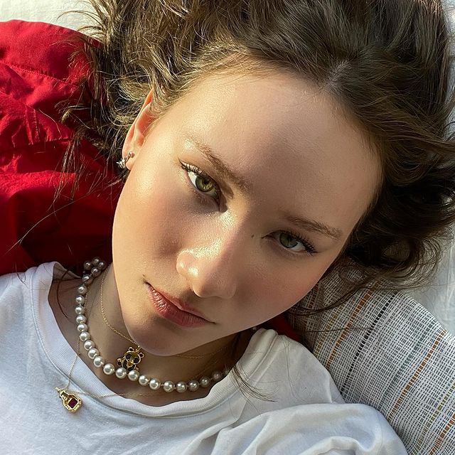 Makeup Lifting Technique by @justinelamppe That Went Viral on TikTok – Explained
