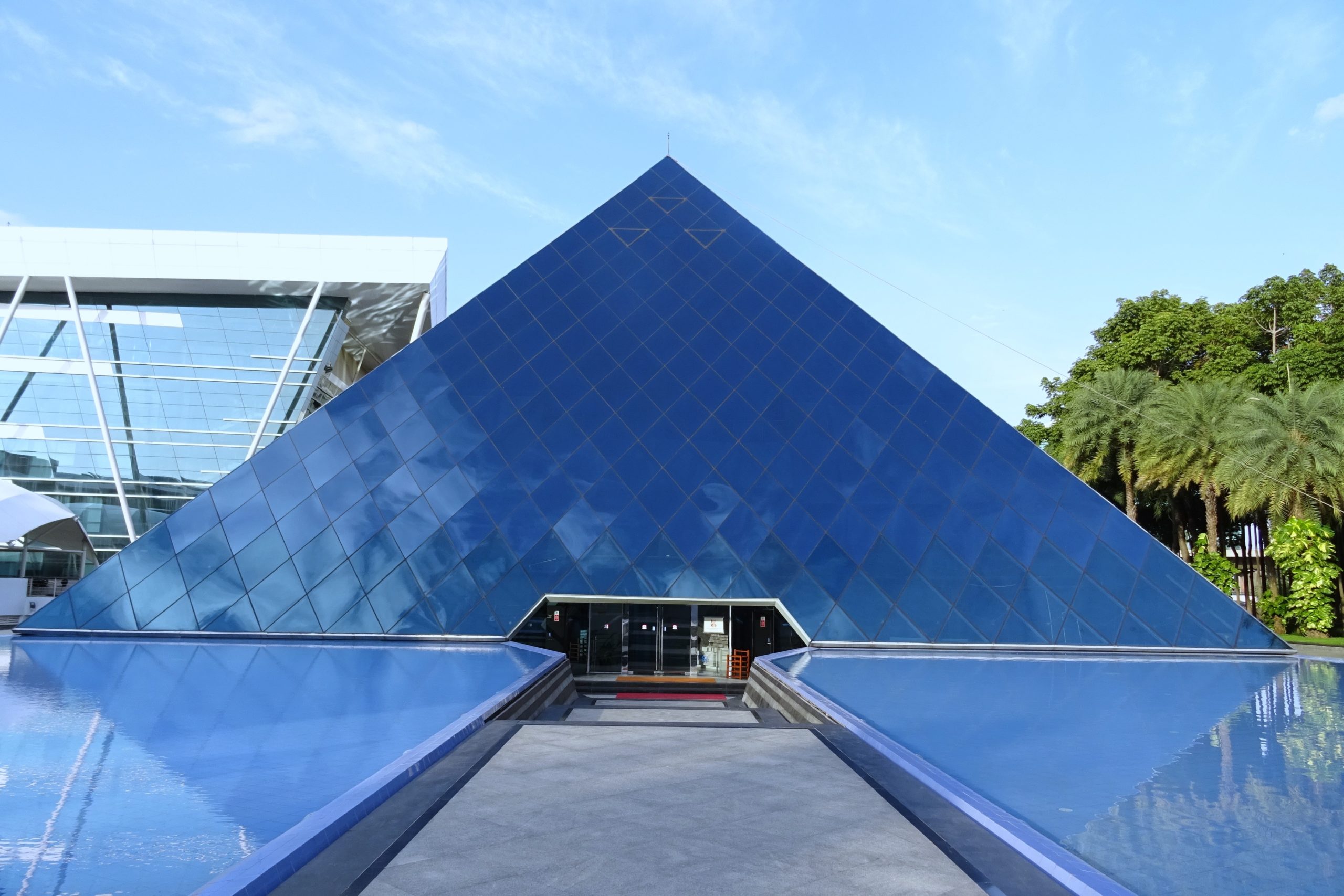 Walter Pyramid