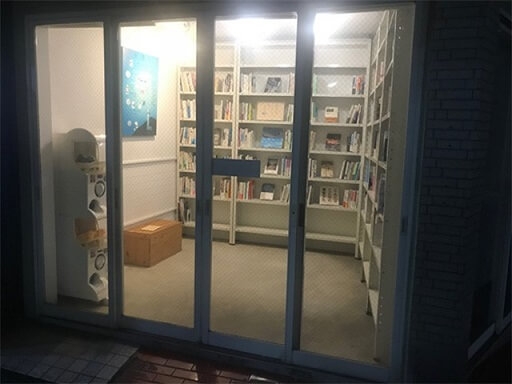 無人の古本屋
