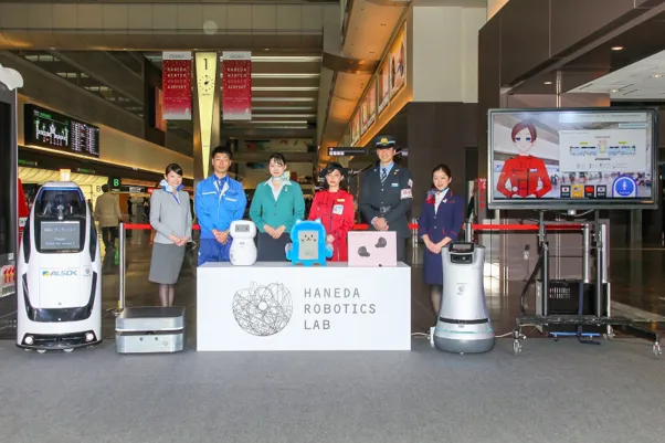 多言語対応で観光をサポート(羽田空港国内線ターミナル)