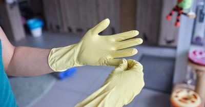 Are Latex Gloves Biodegradable? (And Recyclable) | Renew Method