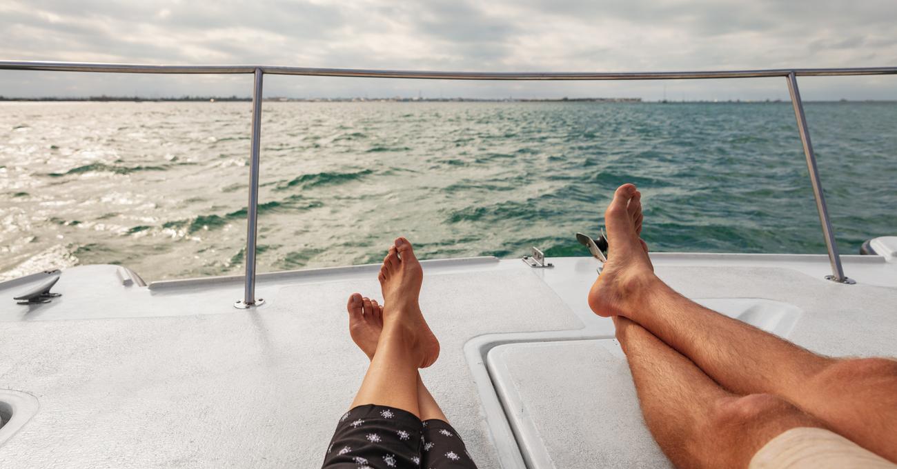 Is It Legal To Live On A Boat? | LakeWizard