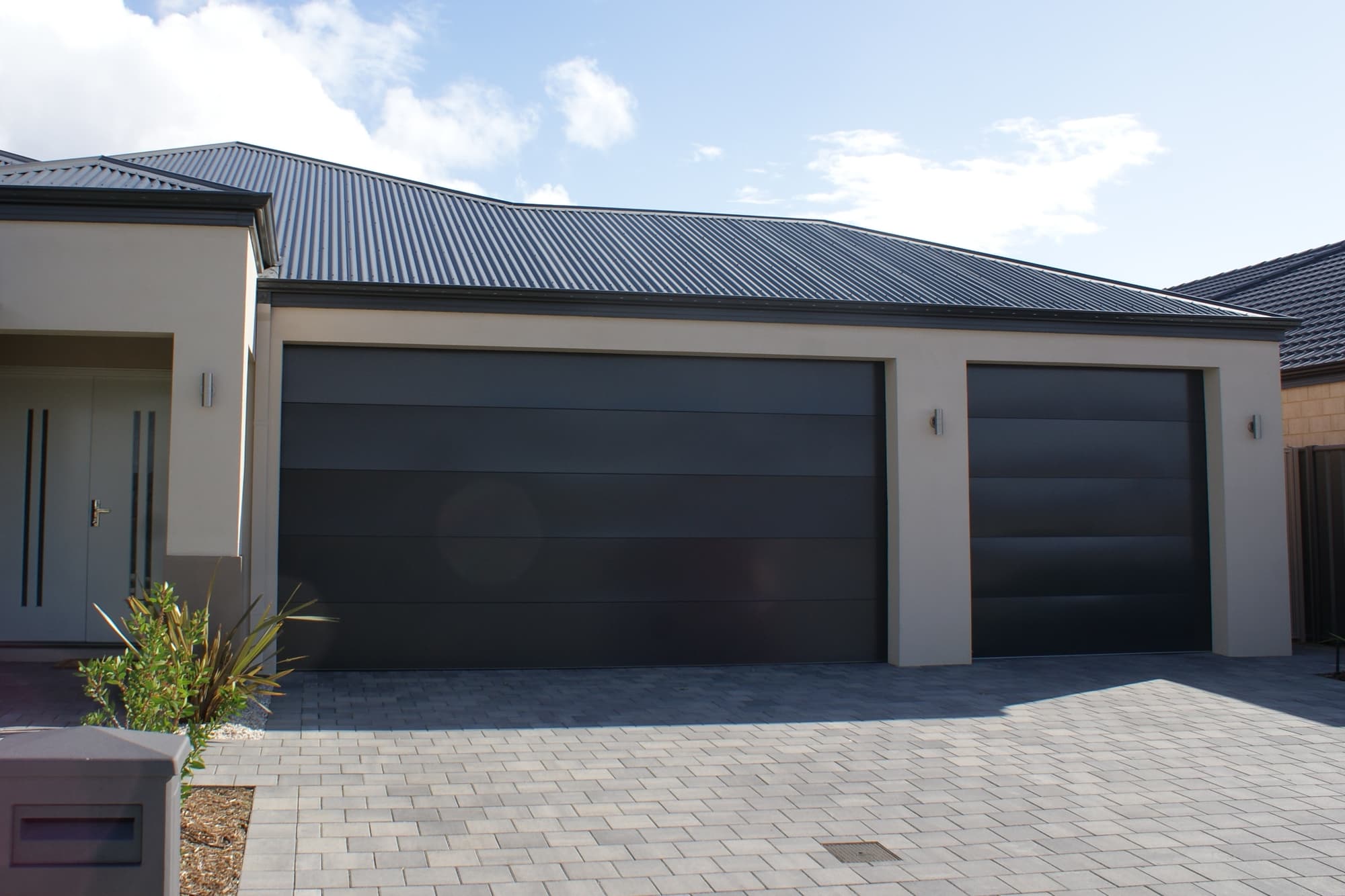 Perth Garage Doors Sales & Installs AwardWinning Range 89’s