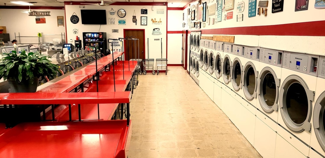 Laura's Laundromat