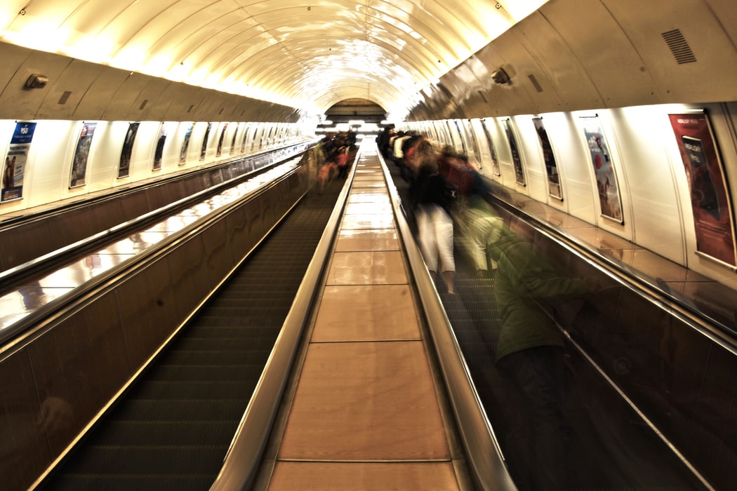 Freelance English teachers should consider their travel times and plans carefully