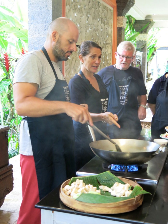 From cooking to brunching, foods unite people on the meetup.com website