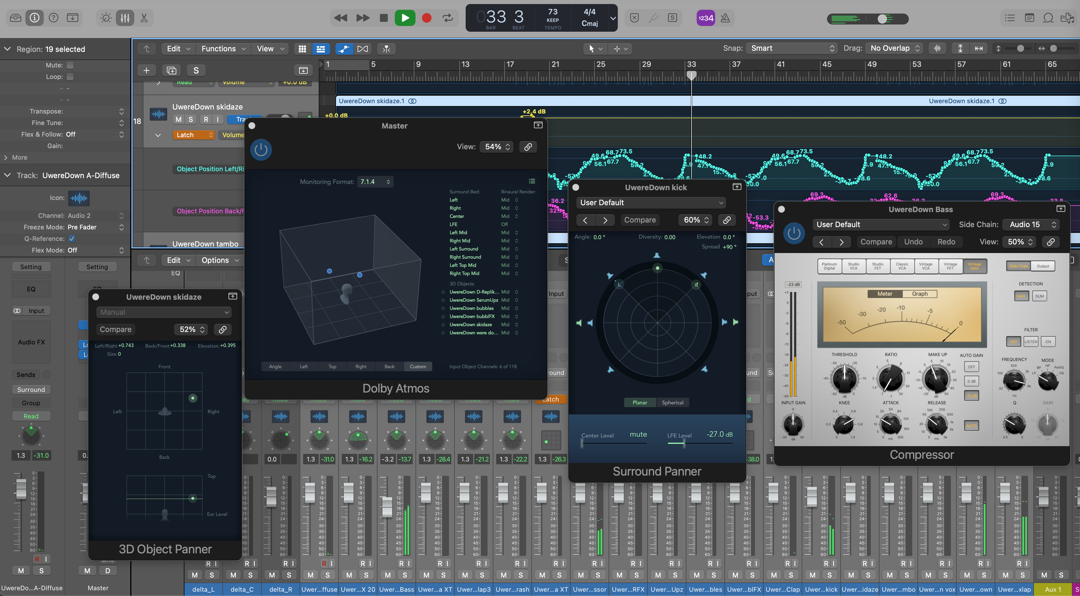 Logic mix/arrange weergave met ruimtelijke audio tools en stock plug-ins