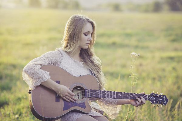 iniziare a scrivere una canzone country