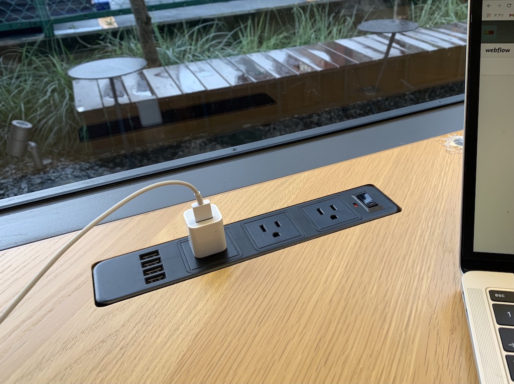 名古屋駅 国際センターのカフェ グリッチコーヒー 9h Nagoya 電源 コンセント Wi Fiあり 名古屋駅 国際センターのカフェ グリッチコーヒー 9h Nagoya 電源 コンセント Wi Fiあり