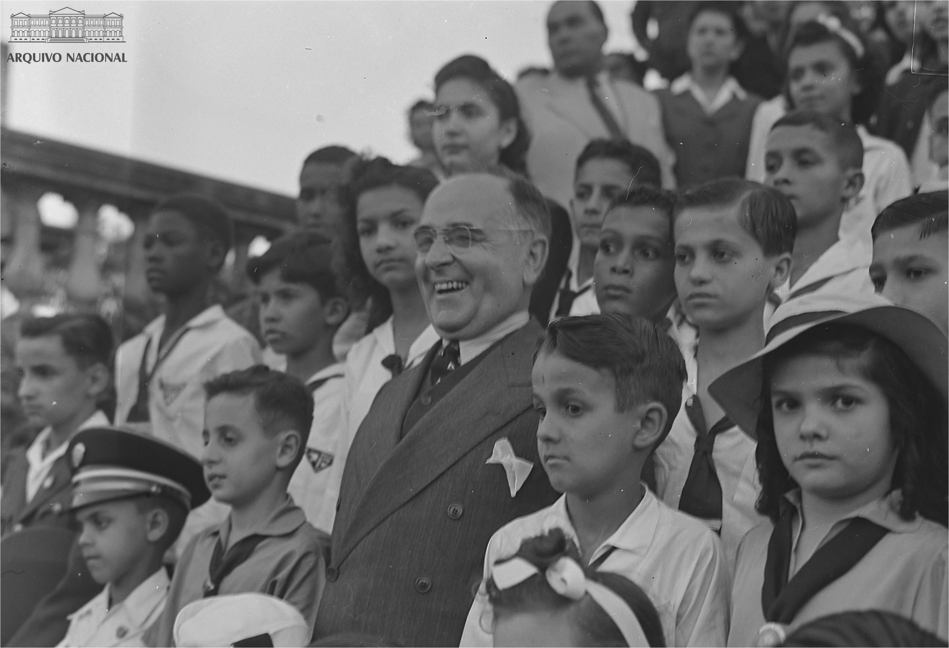 Getúlio Vargas ficou conhecido como "pai dos pobres" por promover leis trabalhistas e por seu carisma com a população. (Crédito: Arquivo Nacional)