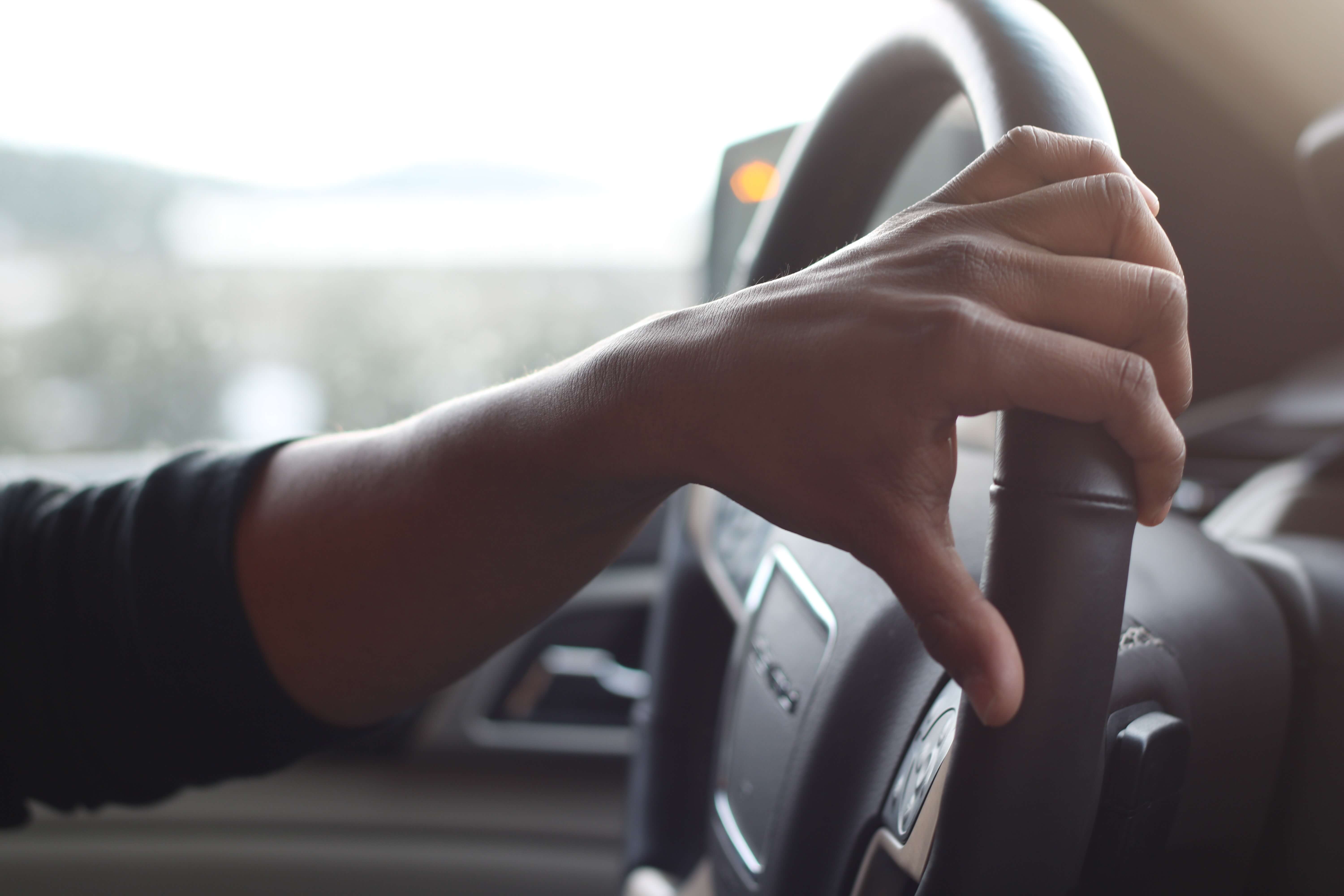 Recomendaciones al manejar un auto blindado