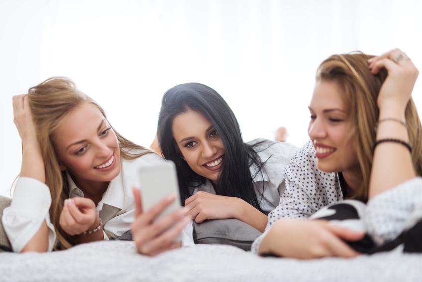 how to use snapchat with friends