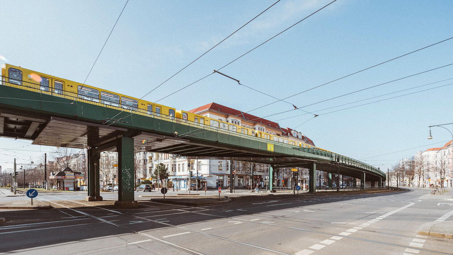Ubahn, Berlin subway, green architecture, urban city