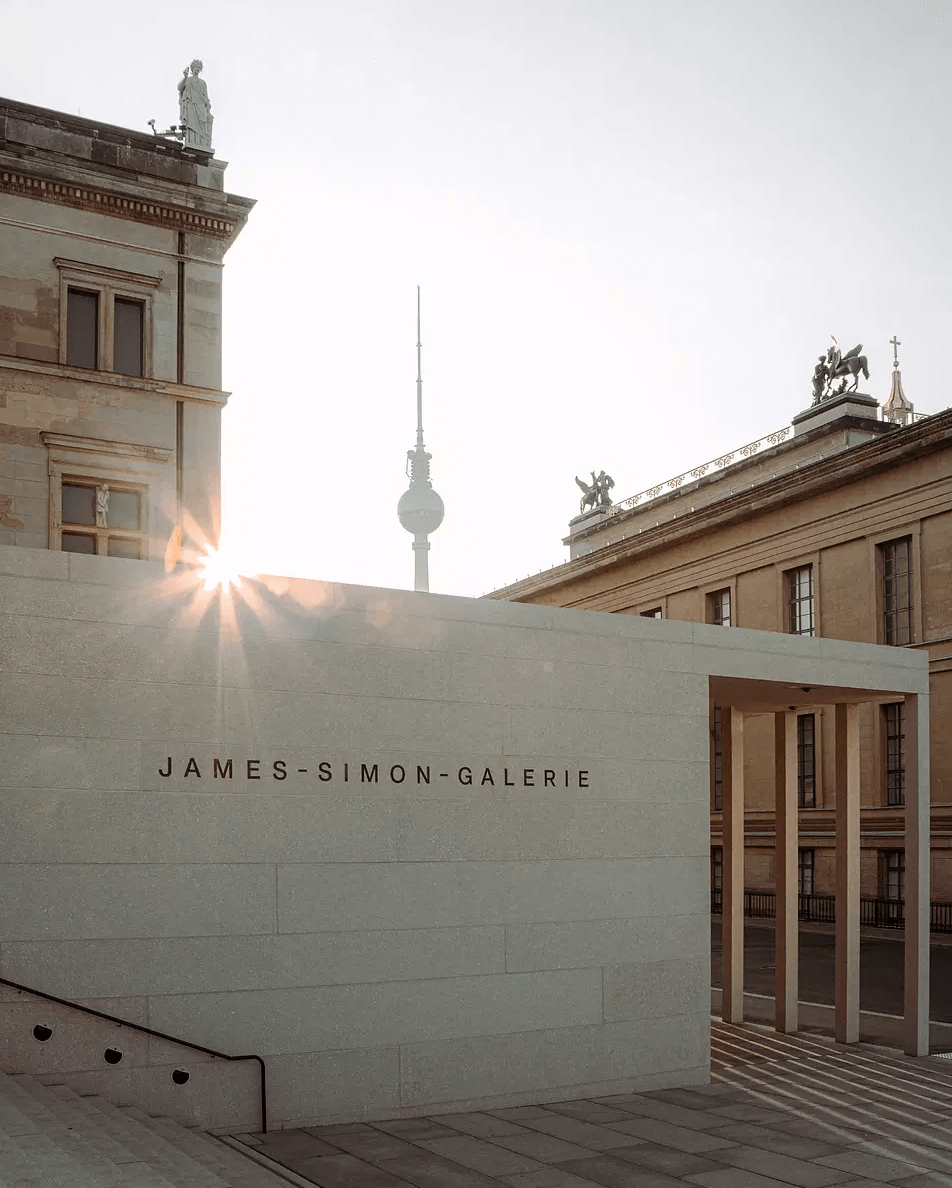 James Simon Galerie, sunrise in Berlin, minimalist architecture