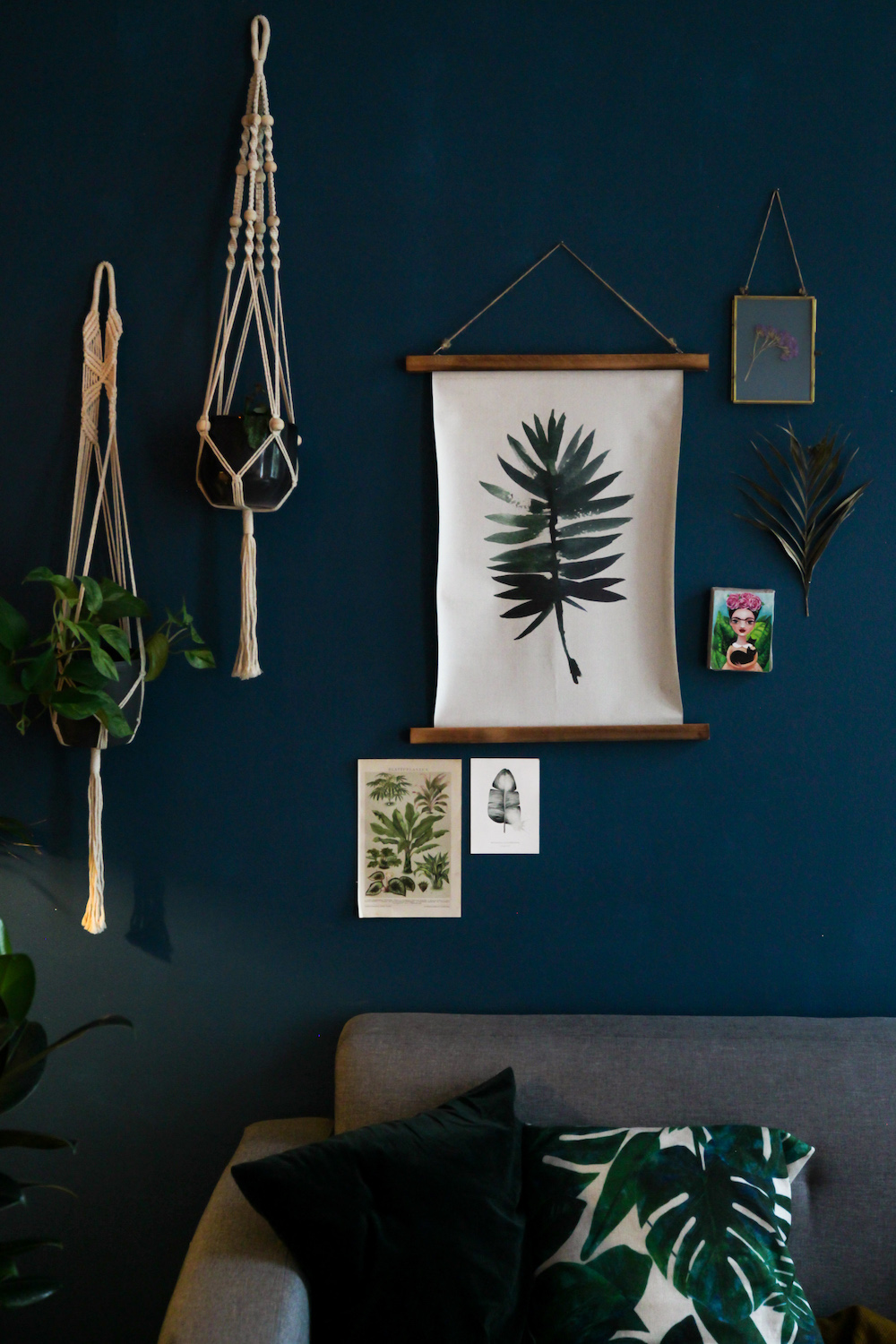 Living room of an eclectic apartment available for rent for your next shooting in Berlin, Germany