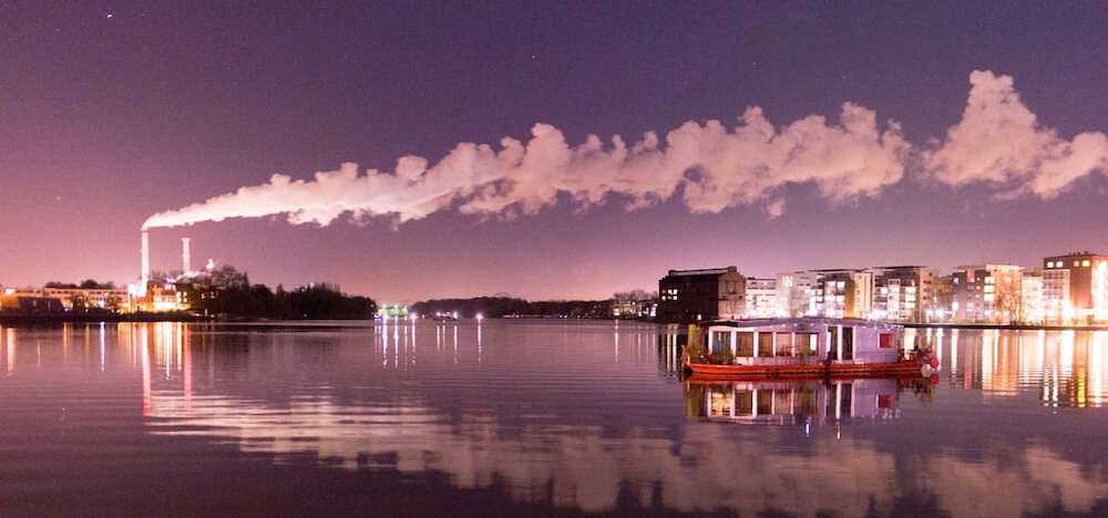 Alt: Nature photos, lake pictures, industrial photography.